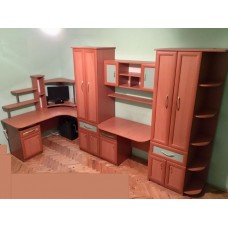 Комп'ютерний стіл з шафами